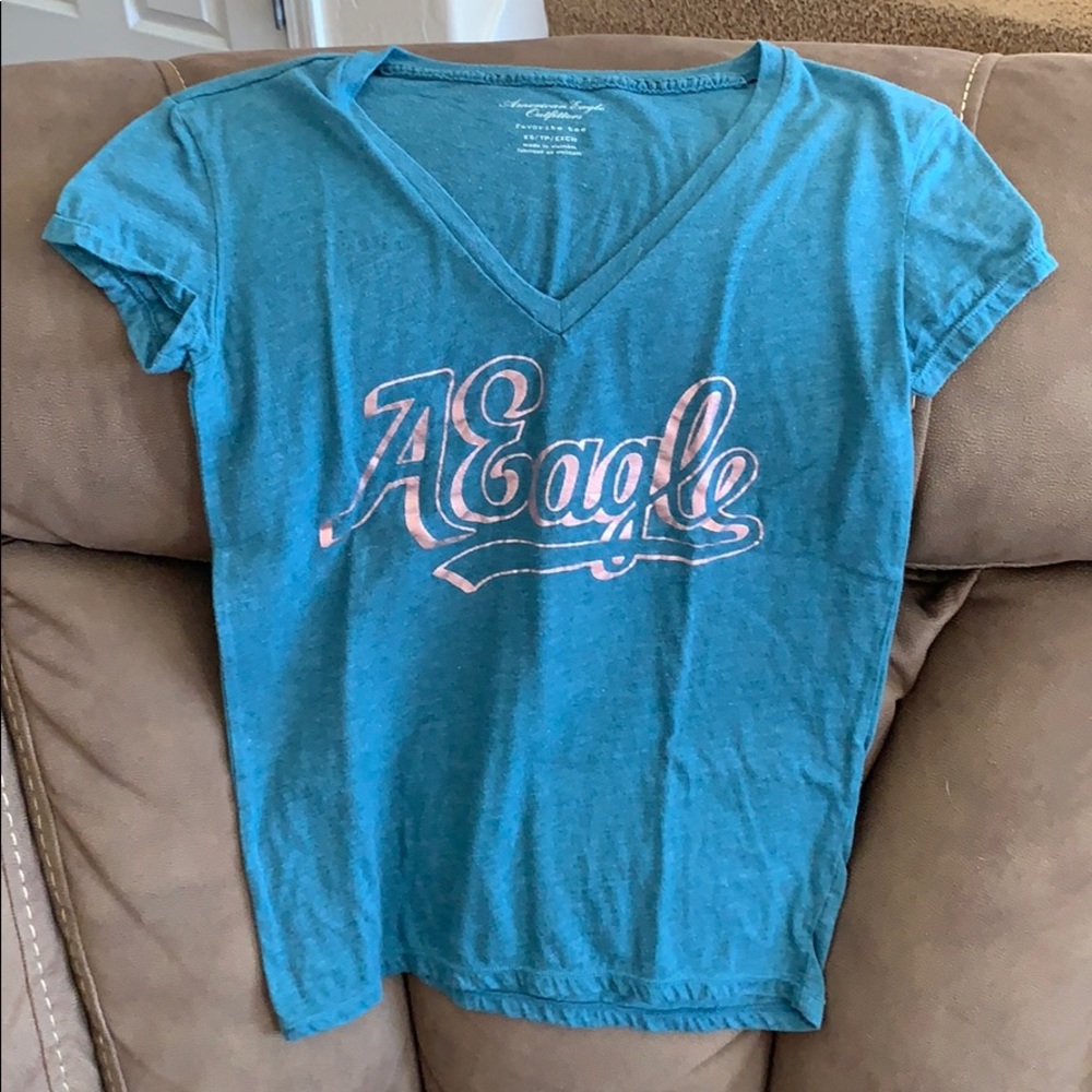 American eagle short sleeve shirt 🦋🐬
